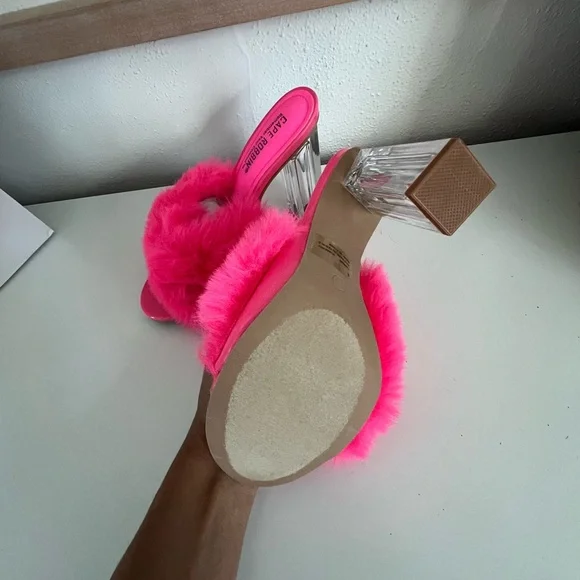 Cape Robbin Pink Furry Heels with Clear Lucite - Picture 4 of 4